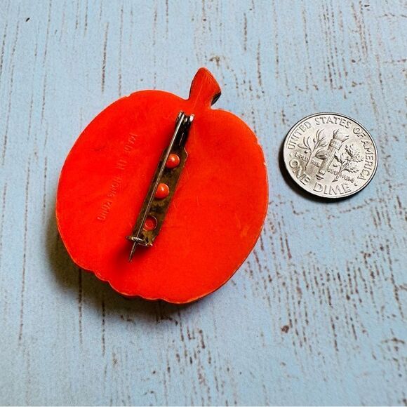 VTG Plastic Jack O Lantern Pin Brooch - Picture 2 of 3